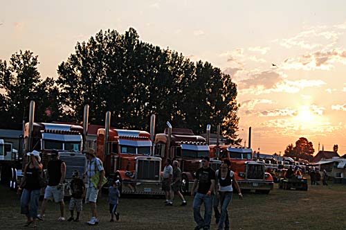 2008 Fergus Truck Show - sun starts to set during the Saturday Night