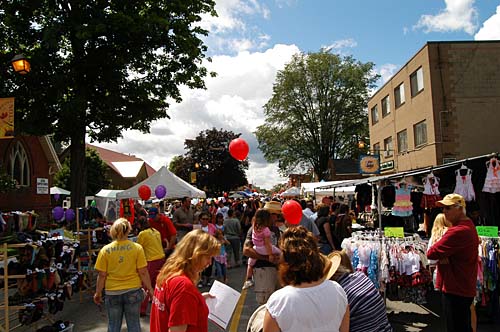 2008 Acton Leathertown Festival - crowds along Mill Street East