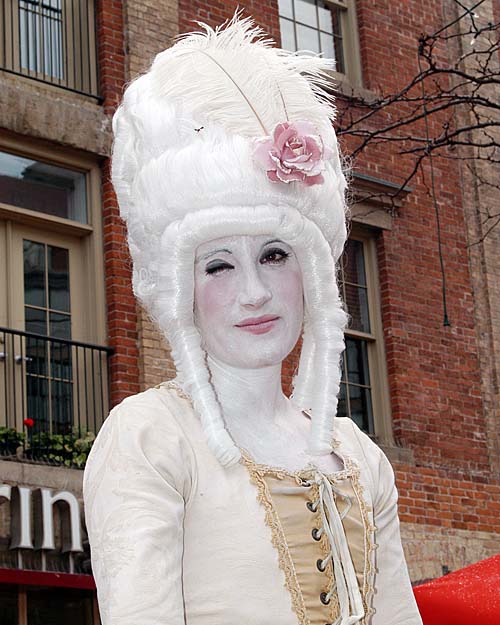 2008 Toronto Buskerfest - Kate Mior of Toronto as Marie Antoinette