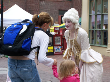 2006 Toronto Buskerfest - period dress performer