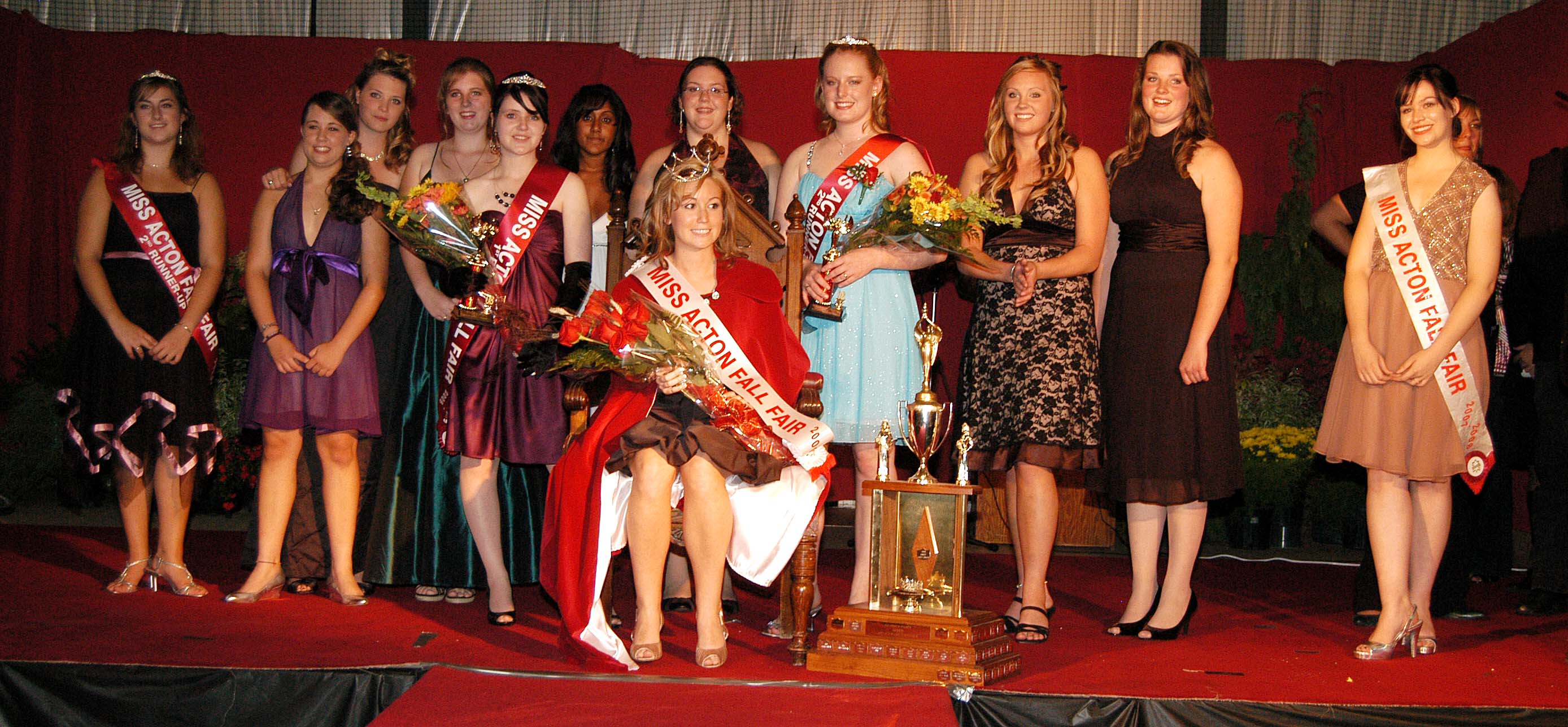 2008 Acton Fall Fair, Ontario - large picture of Miss Acton contestants