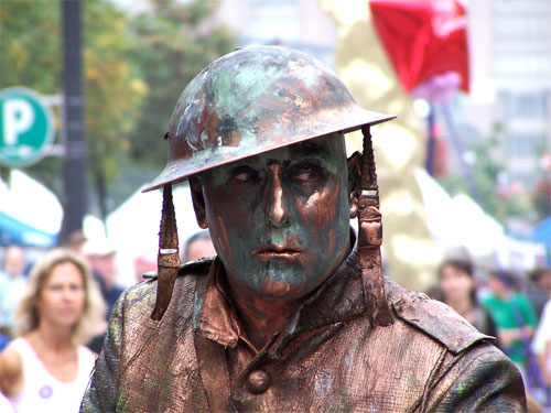 Street performer - statue of a world war one soldier, 2006 Toronto buskerfest