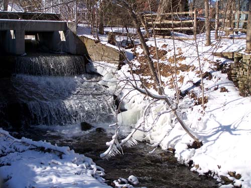 Fairy Lake dam in winter time