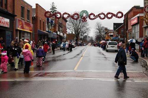 2008 Acton Santa Claus Parade - on Mill St waiting for the parade